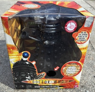 2004 Doctor Who Radio Controlled Dalek  12" Character Black SEALED — photo 1
