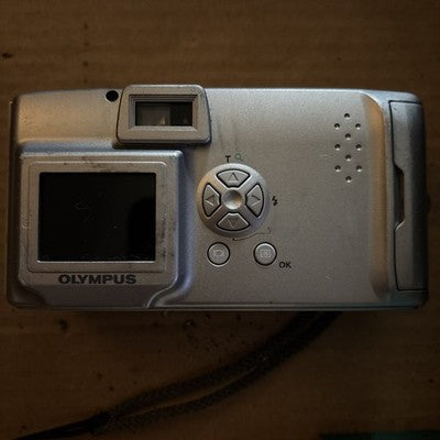 Olympus Digital Camera Camedia C-100 1.3MP Silver Tested Working — photo 2