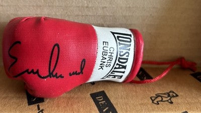 Chris Eubank Senior Signed Small Lonsdale Boxing Glove — photo 1