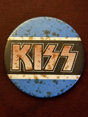 KISS Vintage Metal Pin Badge 1970s Classic Rock Heavy Metal  2 1/4" — photo 1