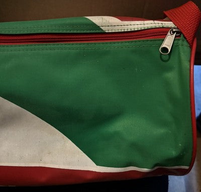 Vintage Fuji Fujicolor Camera Film Promotional Barrel / Holdall Bag — photo 3