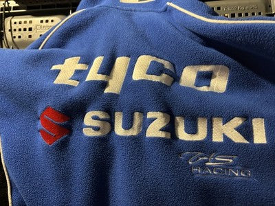 Official Tyco Suzuki GSX-R TAS Racing Fleece Jacket Size S Castrol BSB TT — photo 5