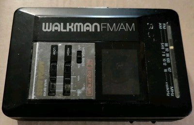SONY WALKMAN FM/AM PERSONAL CASSETTE PLAYER MEGA BASS WM-BF49 — photo 3