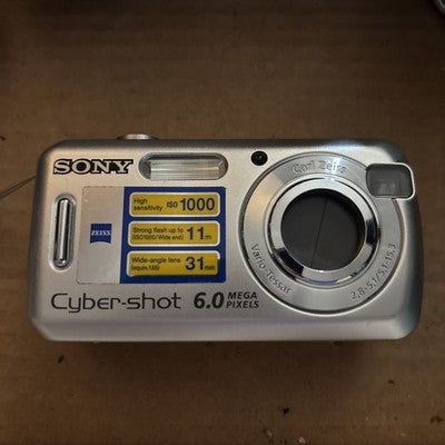 Sony Cyber-shot DSC-S600 6.0MP Digital Camera - Silver - Vintage Y2K Working — photo 1