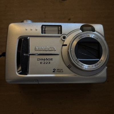 Minolta Dimage E223 Digital Camera - Tested Working — photo 1