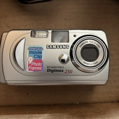 Samsung Digital Camera Digimax 250 2.1MP Silver TESTED WORKING Y2K — photo 1