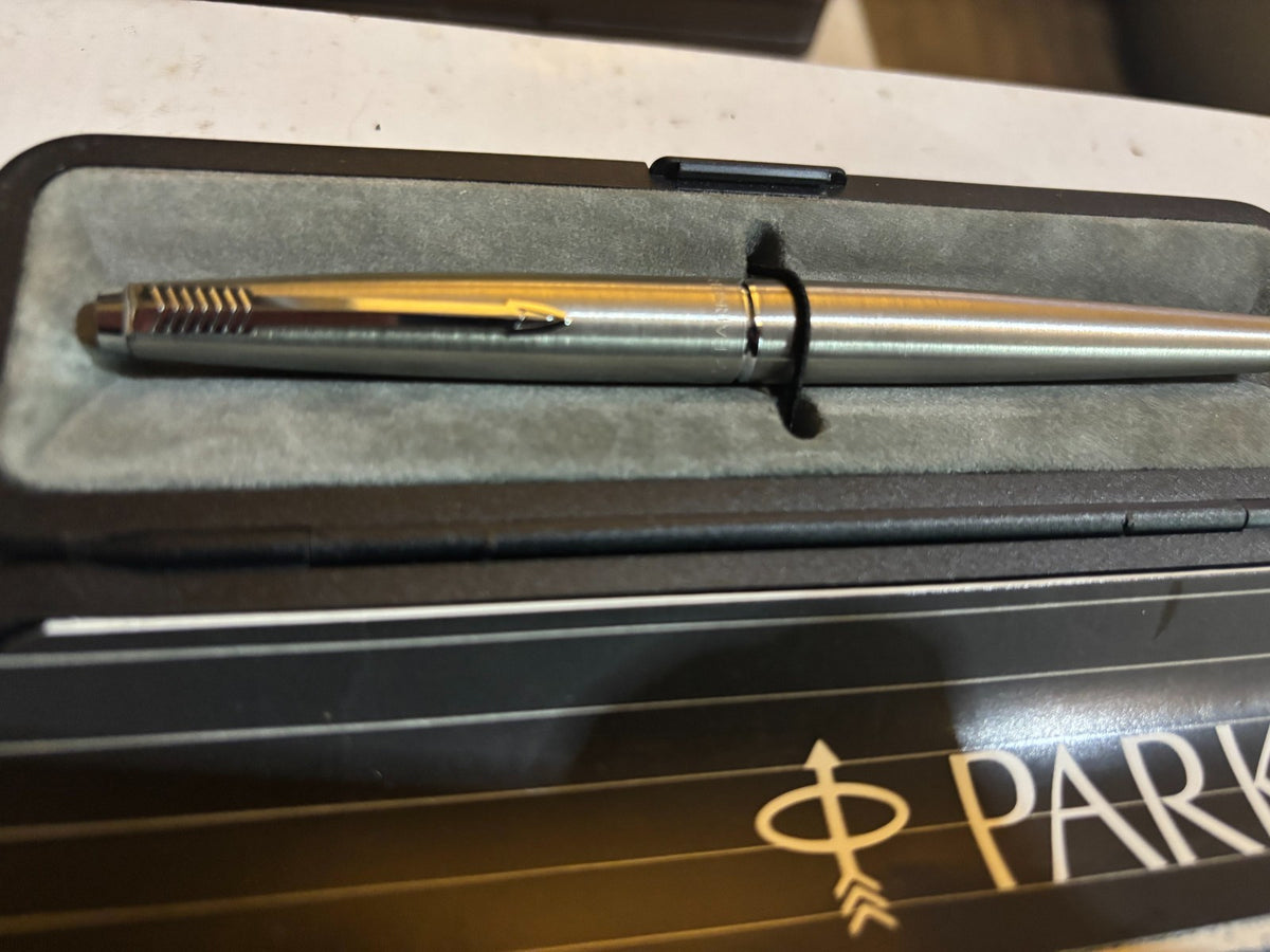 Vintage Parker 45 Flighter Fountain Pen - Brushed Steel - Chrome Trim - Boxed — photo 3