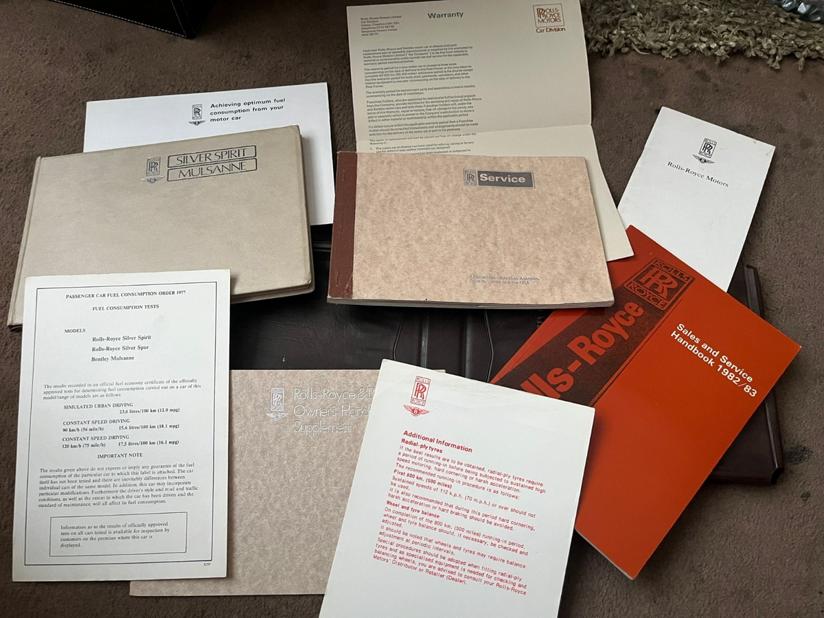 Rolls Royce Bentley Handbook Owners Pack Silver Spirit Spur Mulsanne etc 1980 on — photo 1