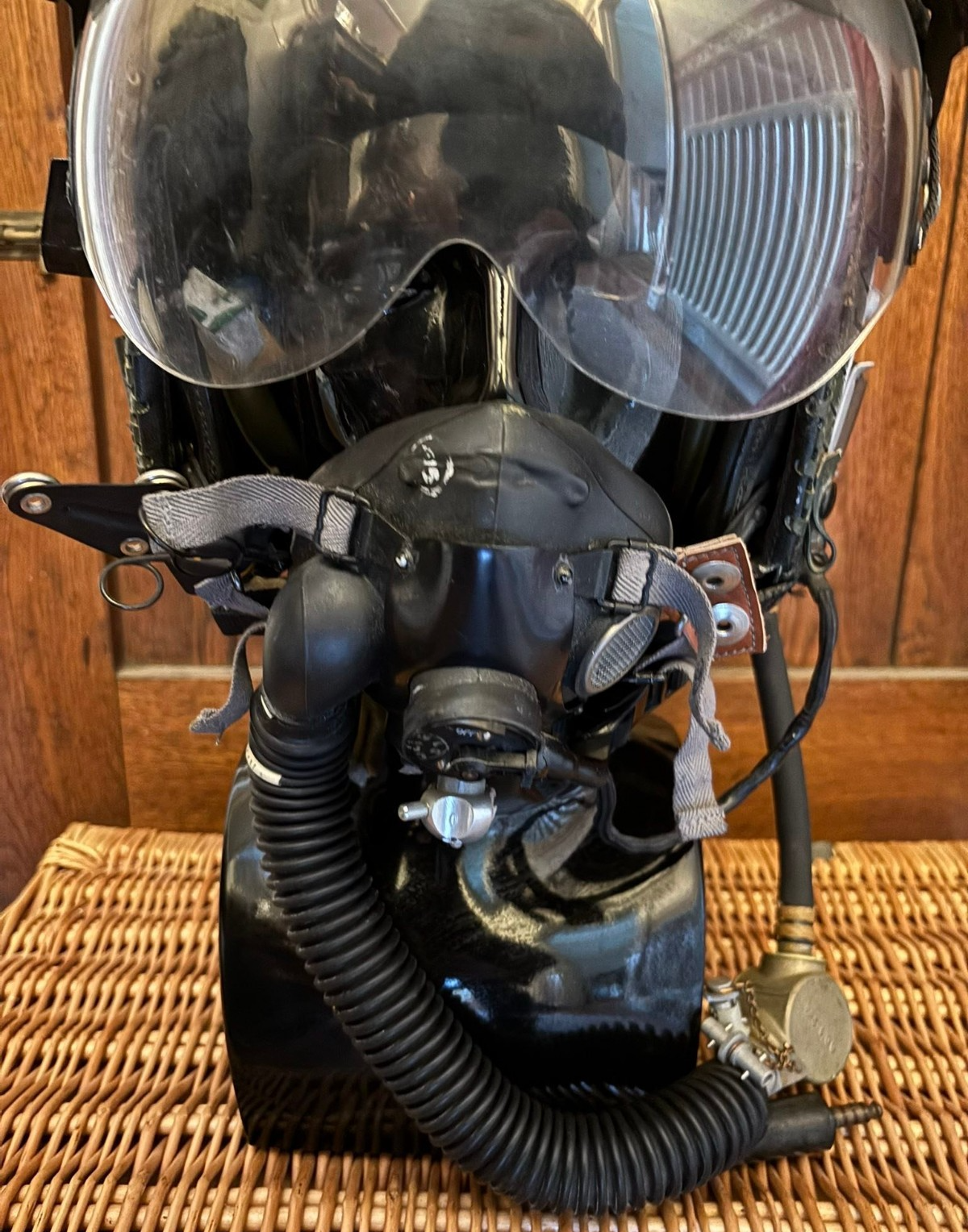 British RAF Mk3c Pilots Flight Helmet & Type M Oxygen Mask Display Set Bone Dome — photo 8