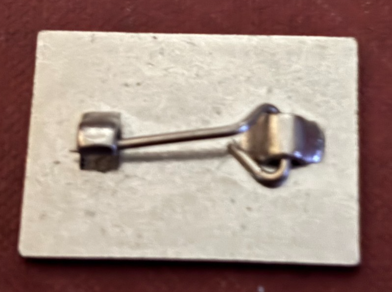 Vintage SAXON 1970s/1980s Metal Pin Badge Classic Rock Metal — photo 2