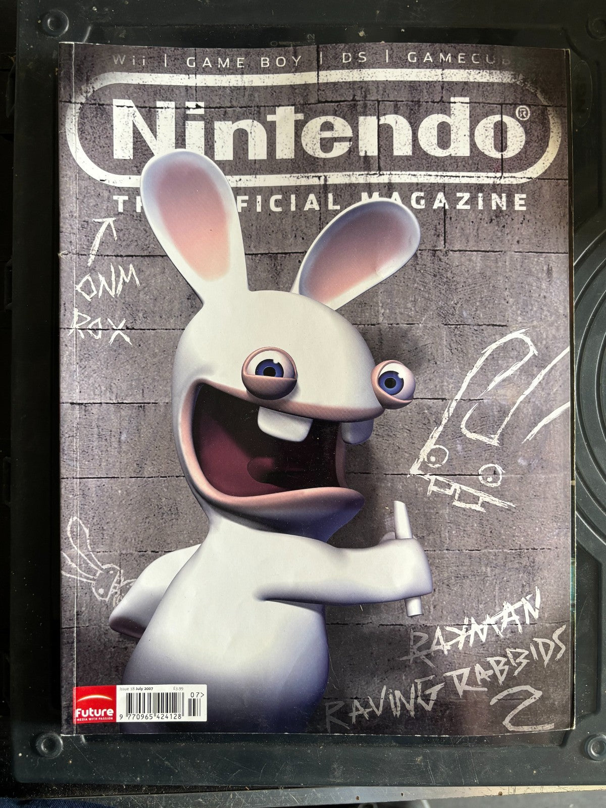 Official Nintendo Magazine Issue 10 Dec 2006 Rayman Raving Rabbids Wii ONM — photo 1