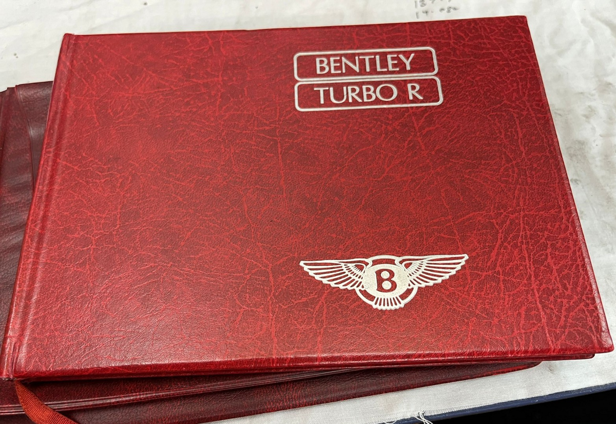 Bentley Turbo R Owners Manual Handbook Pack Excellent Condition COMPLETE — photo 2