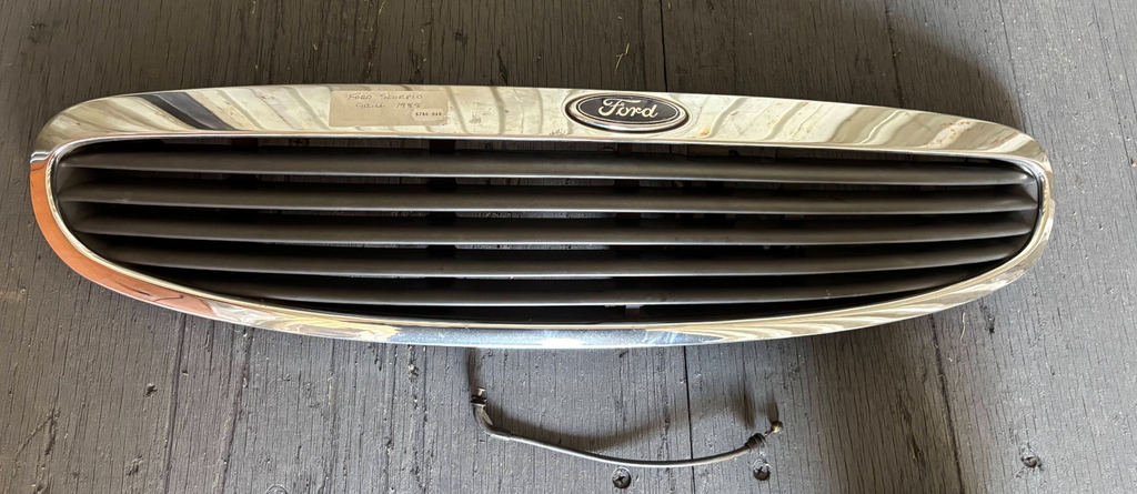 Ford Granada Scorpio Mk2 Front Grill with Badge 1994-1997 — photo 2