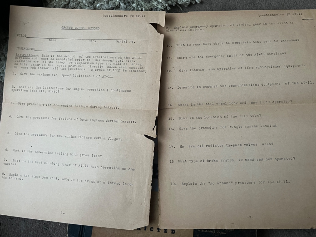 WW2 1945 USAAF Pilots Information File B17  B24 with extras etc Genuine — photo 5
