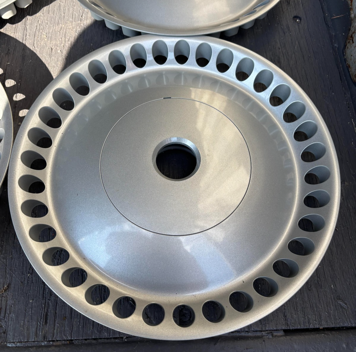 Jaguar XJ 40 Wheel Trims Hub Caps x 4 NOS New Old Stock Genuine Jaguar SET — photo 2
