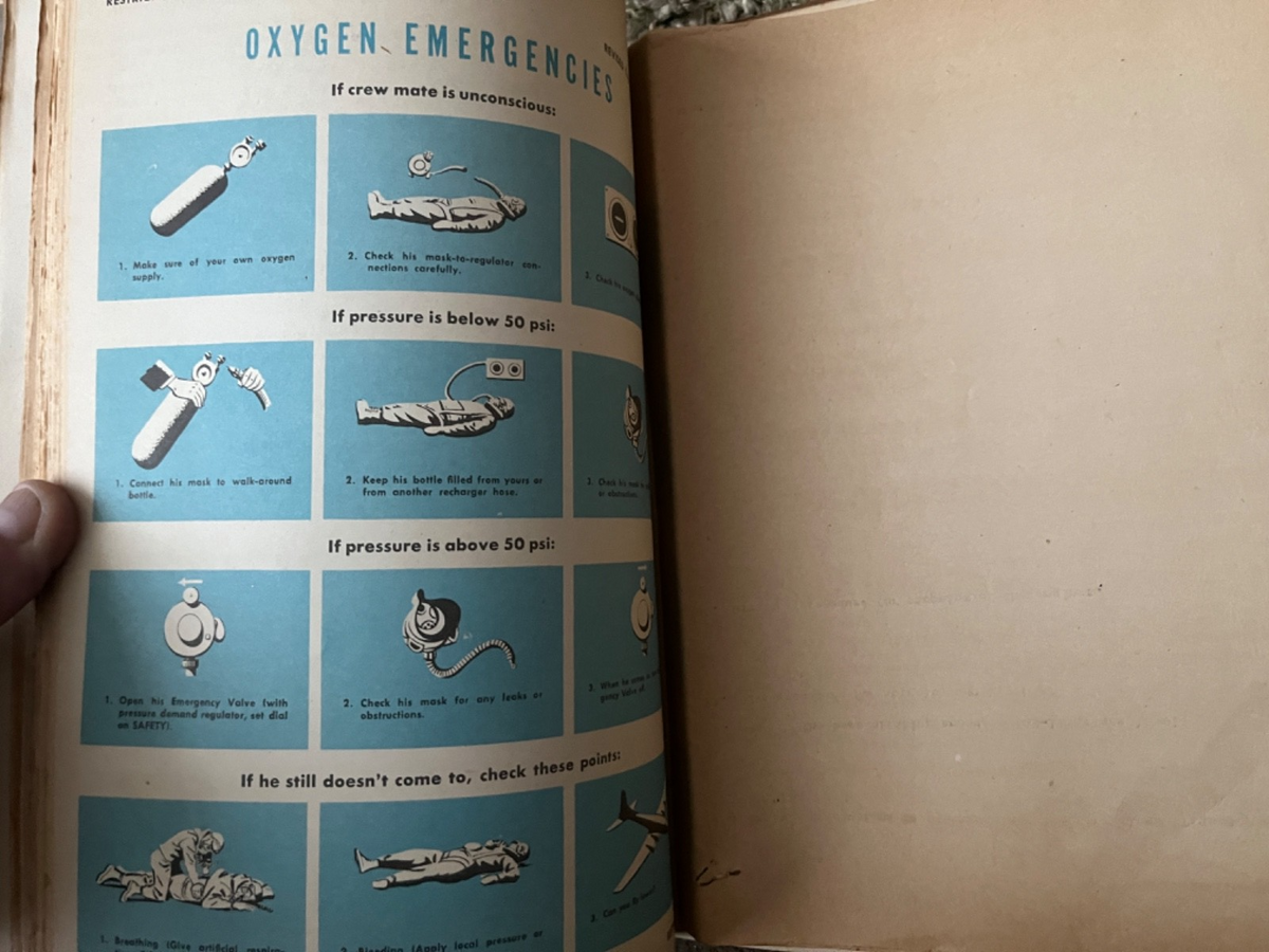 WW2 1945 USAAF Pilots Information File B17  B24 with extras etc Genuine — photo 10