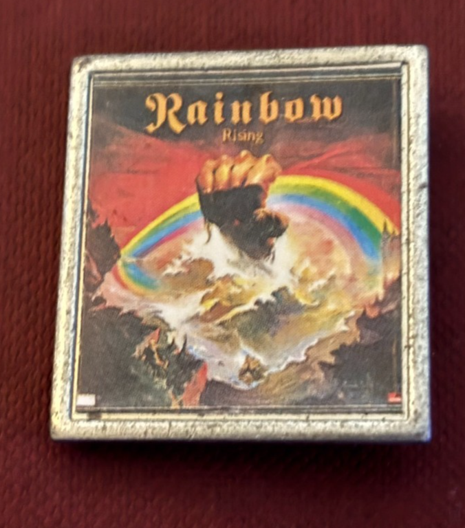 Vintage RAINBOW 1970s/1980s Metal Pin Badge Classic Rock Metal — photo 1