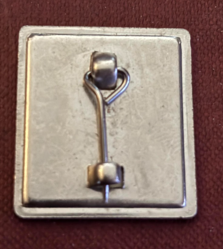 Vintage RAINBOW 1970s/1980s Metal Pin Badge Classic Rock Metal — photo 2